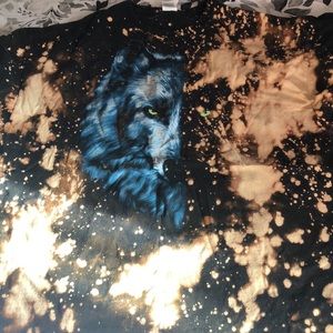 Bleached wolf shirt oversized